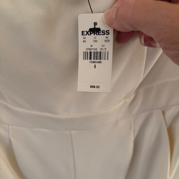 With tags Express jumpsuit - Picture 3 of 4
